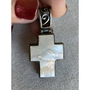 925 Sterling Silver Mother Of Pearl Cross Pendant Vintage Estate Jewelry